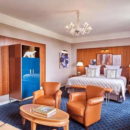 Отель Barrire Le Westminster 5*