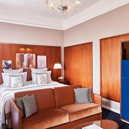 Barriere Le Westminster Hotel