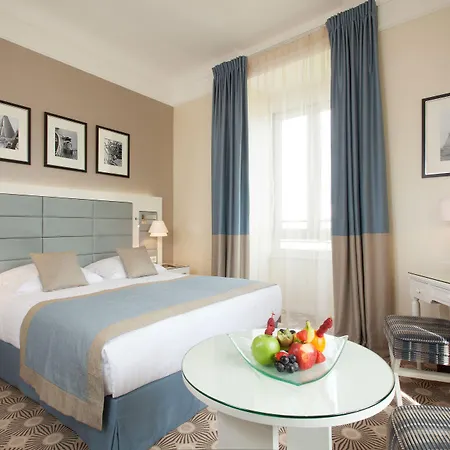 호텔 Barriere Le Westminster 5*