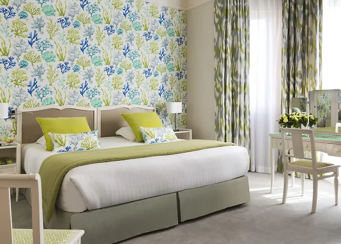 Barriere Le Westminster Hotel 5*